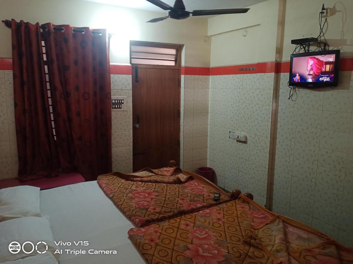 فيلا Sharada Kk Residency مَسّور الغرفة الصورة